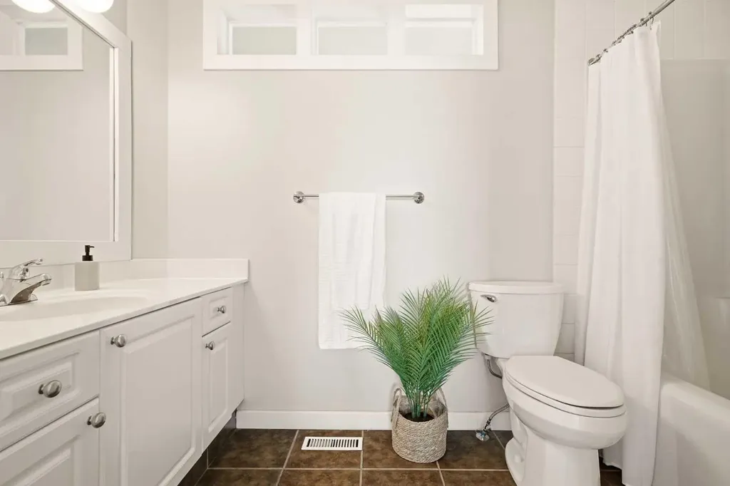 321 Douglas Ridge Circle SE Calgary AB T2Z 3H5