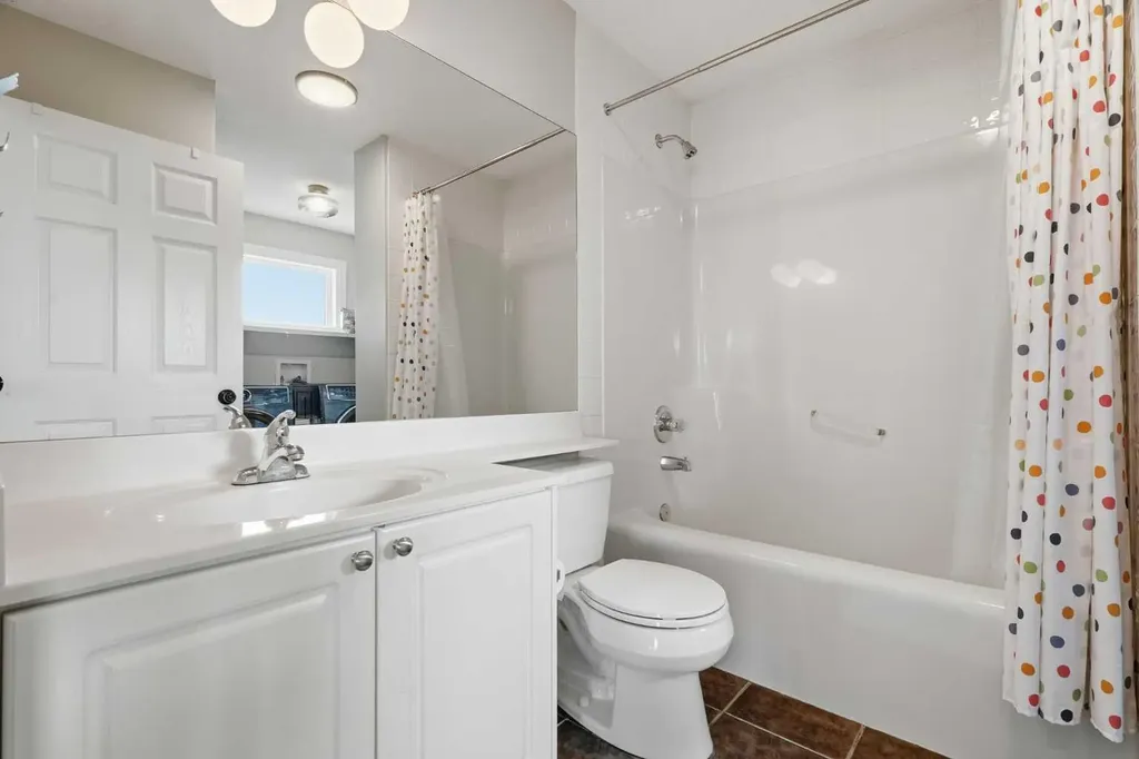 321 Douglas Ridge Circle SE Calgary AB T2Z 3H5