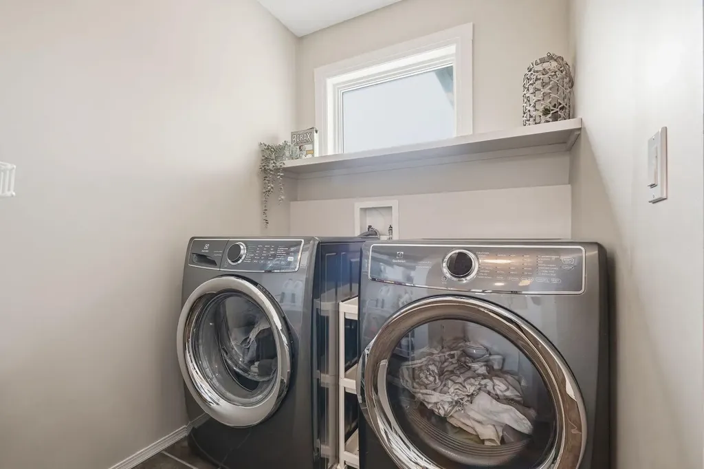 321 Douglas Ridge Circle SE Calgary AB T2Z 3H5