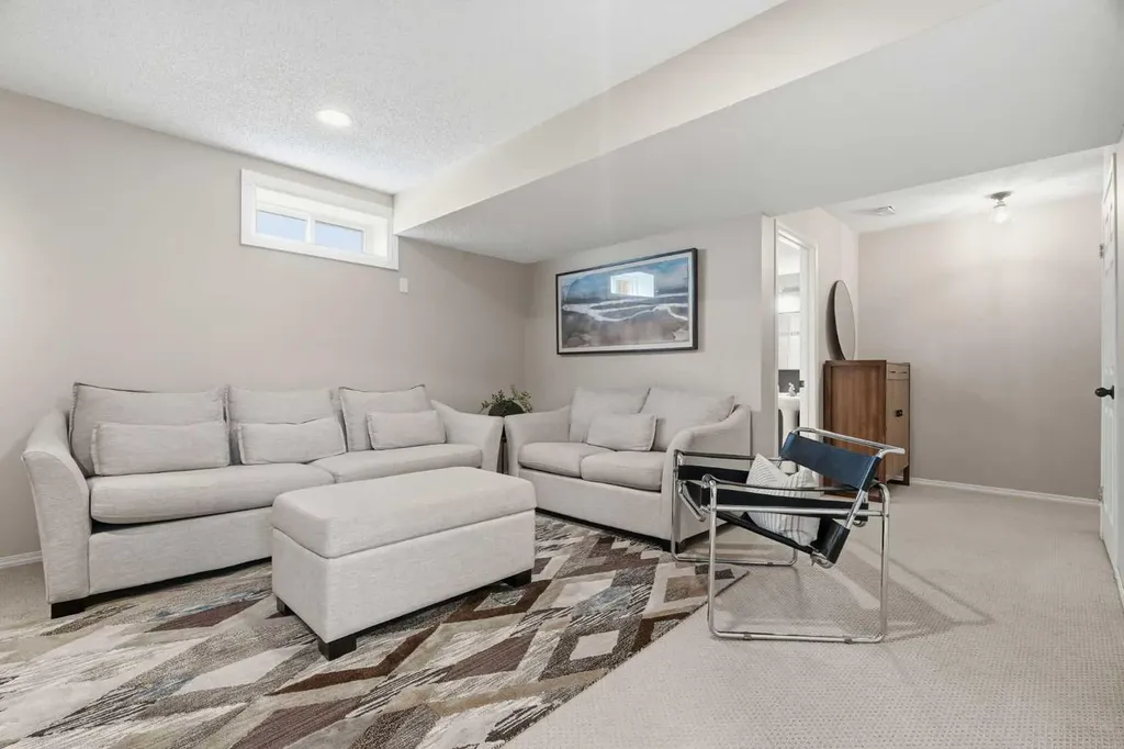 321 Douglas Ridge Circle SE Calgary AB T2Z 3H5