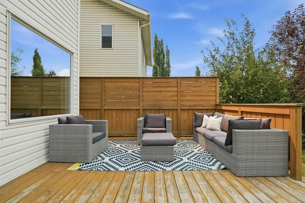 321 Douglas Ridge Circle SE Calgary AB T2Z 3H5