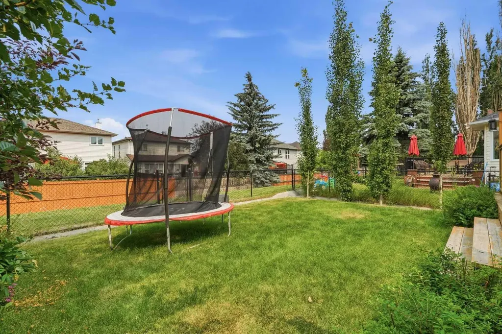 321 Douglas Ridge Circle SE Calgary AB T2Z 3H5