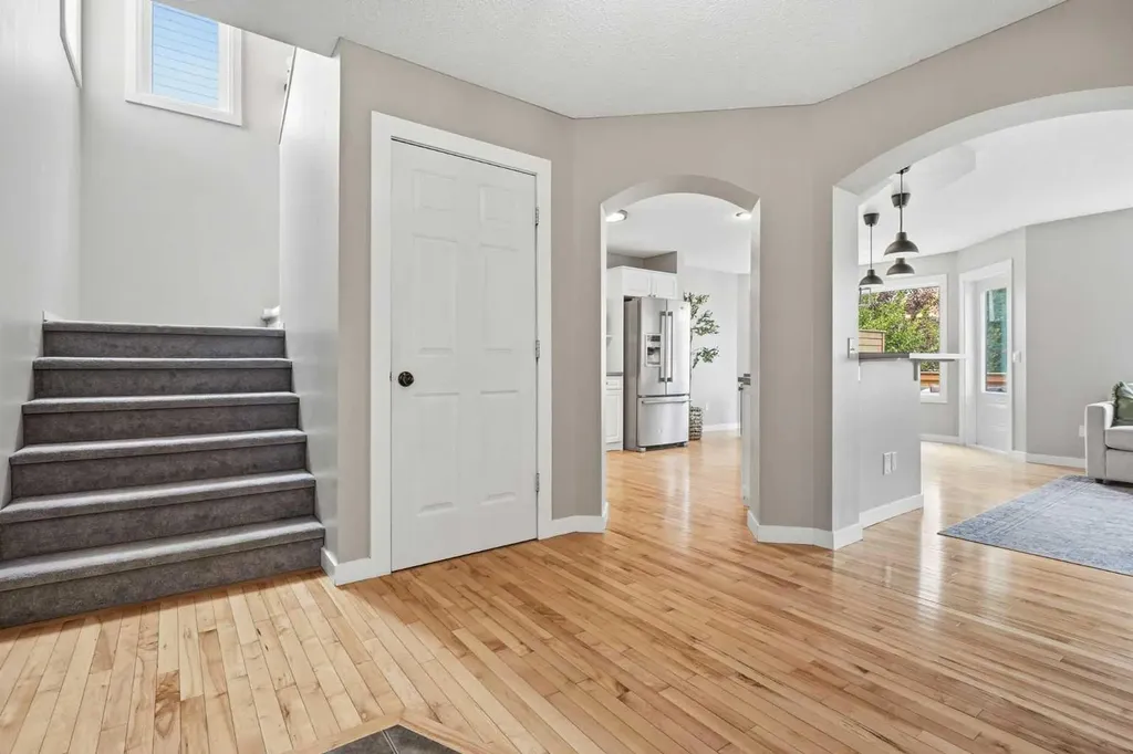 321 Douglas Ridge Circle SE Calgary AB T2Z 3H5