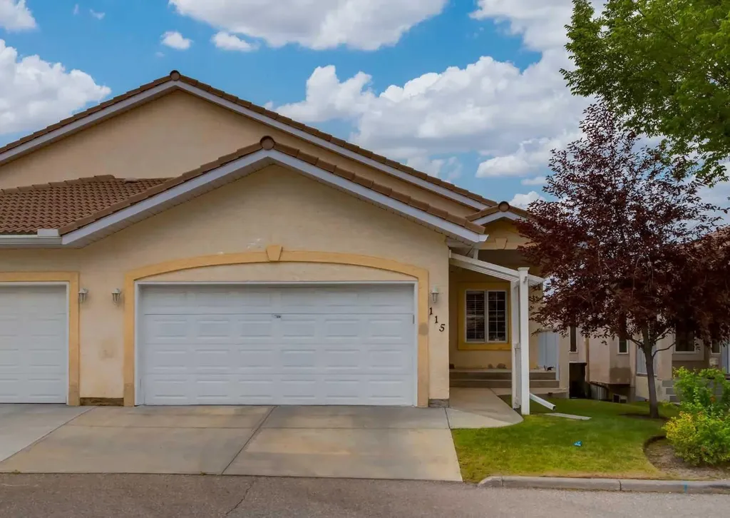 115 Scimitar Heath NW Calgary AB T3L 2E1