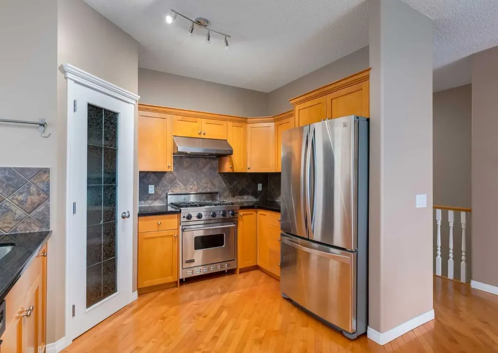 115 Scimitar Heath NW Calgary AB T3L 2E1
