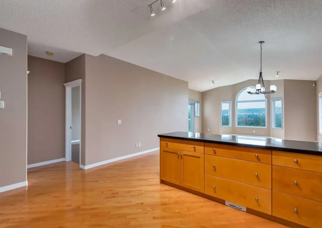 115 Scimitar Heath NW Calgary AB T3L 2E1