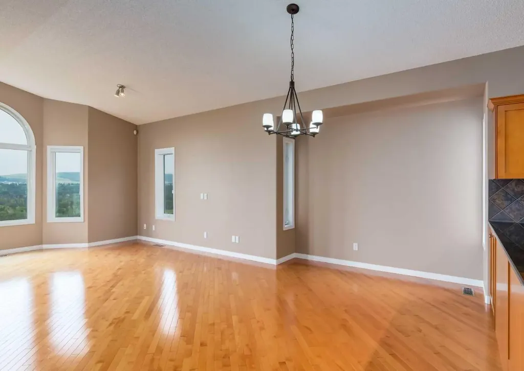 115 Scimitar Heath NW Calgary AB T3L 2E1
