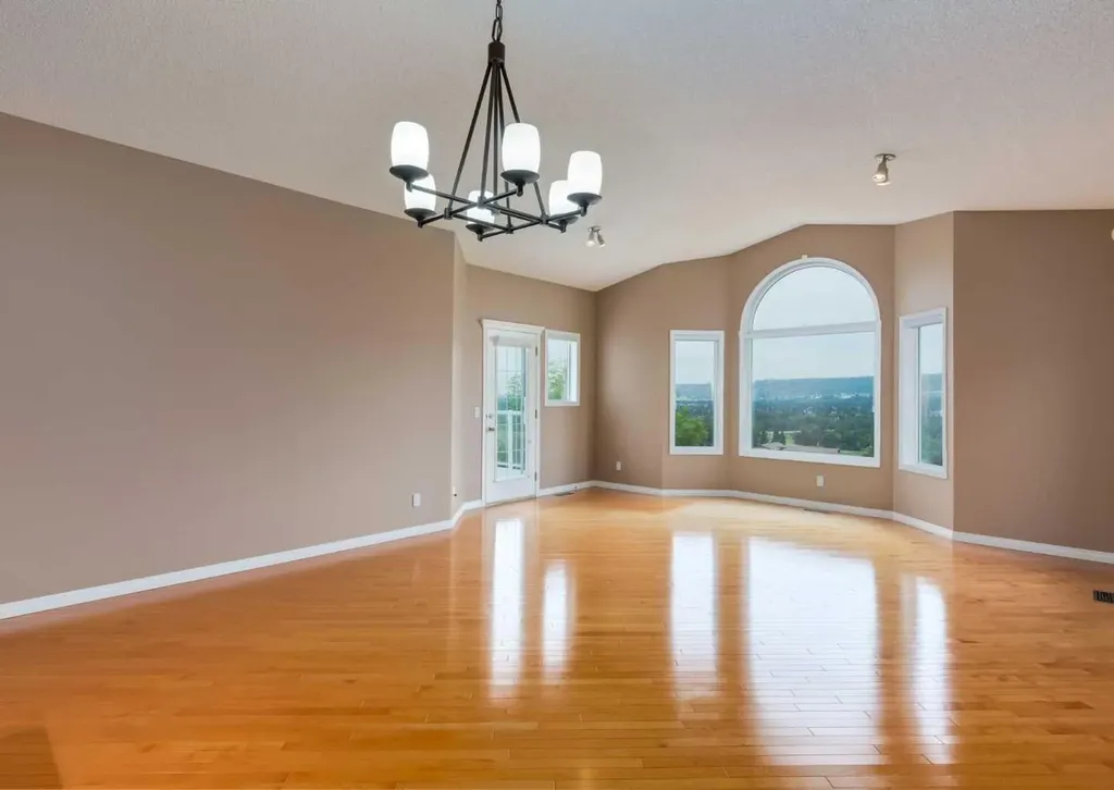 115 Scimitar Heath NW Calgary AB T3L 2E1