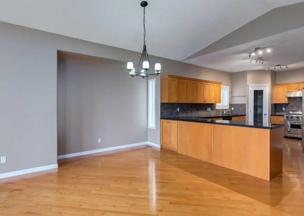 115 Scimitar Heath NW Calgary AB T3L 2E1