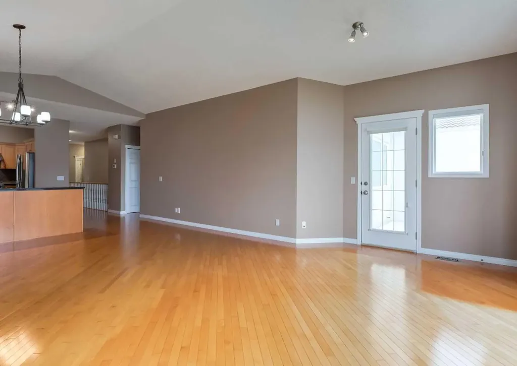 115 Scimitar Heath NW Calgary AB T3L 2E1