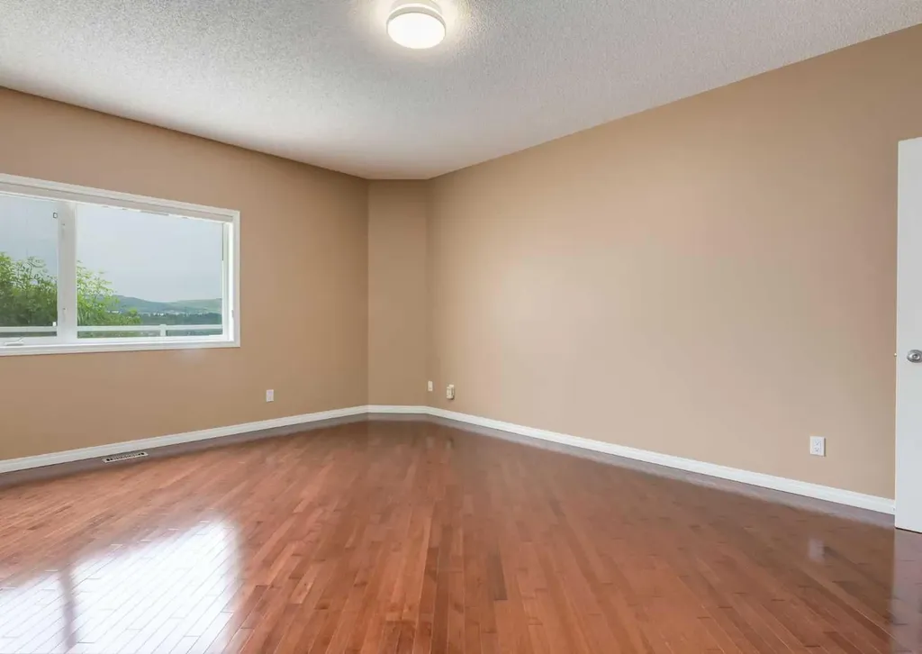 115 Scimitar Heath NW Calgary AB T3L 2E1