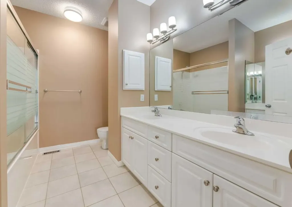 115 Scimitar Heath NW Calgary AB T3L 2E1