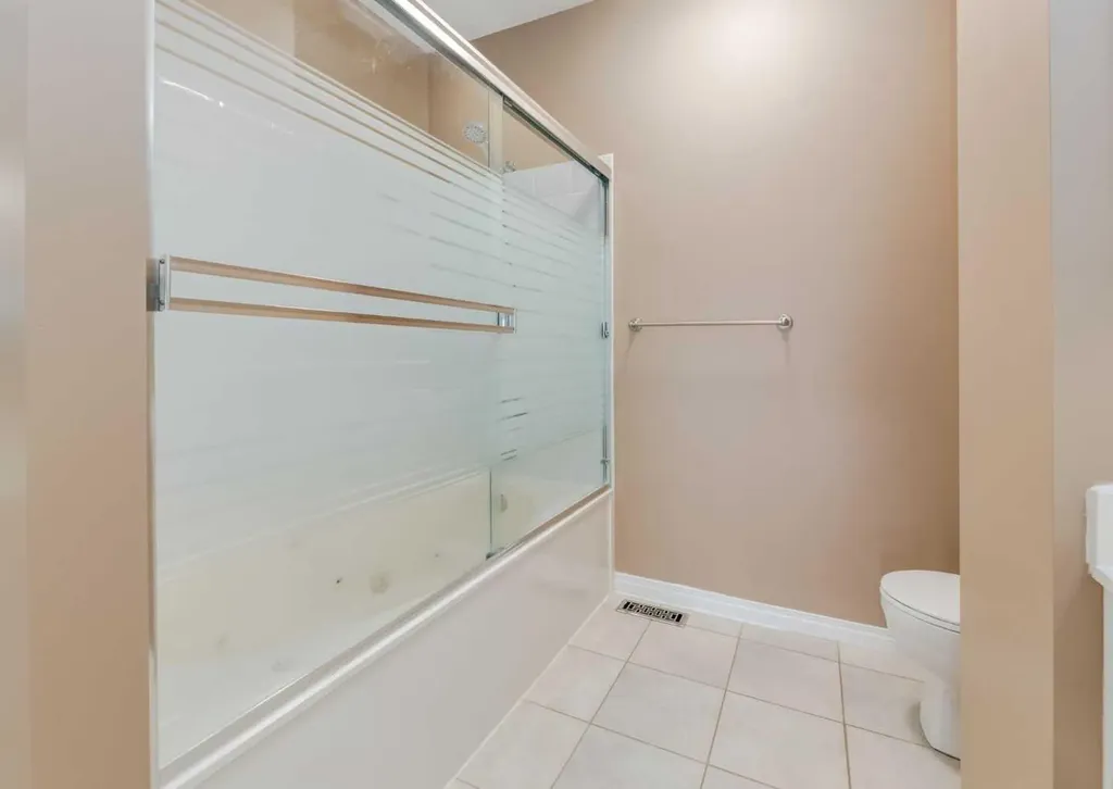 115 Scimitar Heath NW Calgary AB T3L 2E1