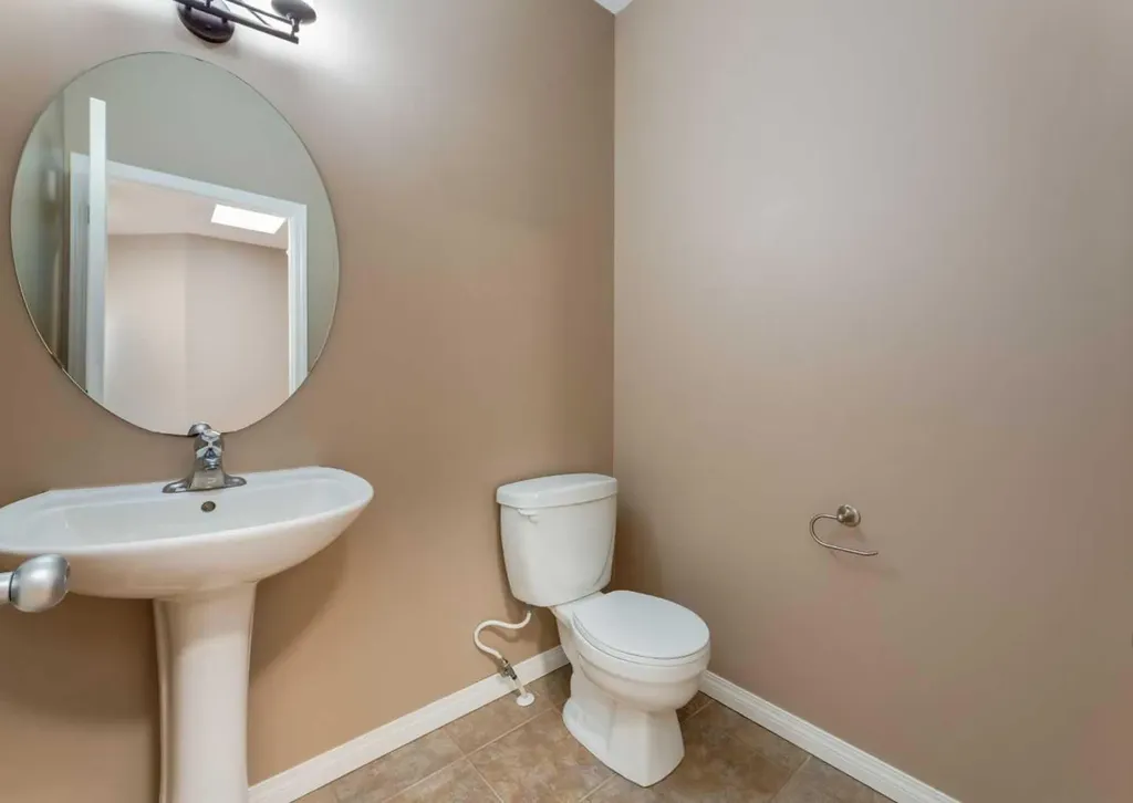 115 Scimitar Heath NW Calgary AB T3L 2E1