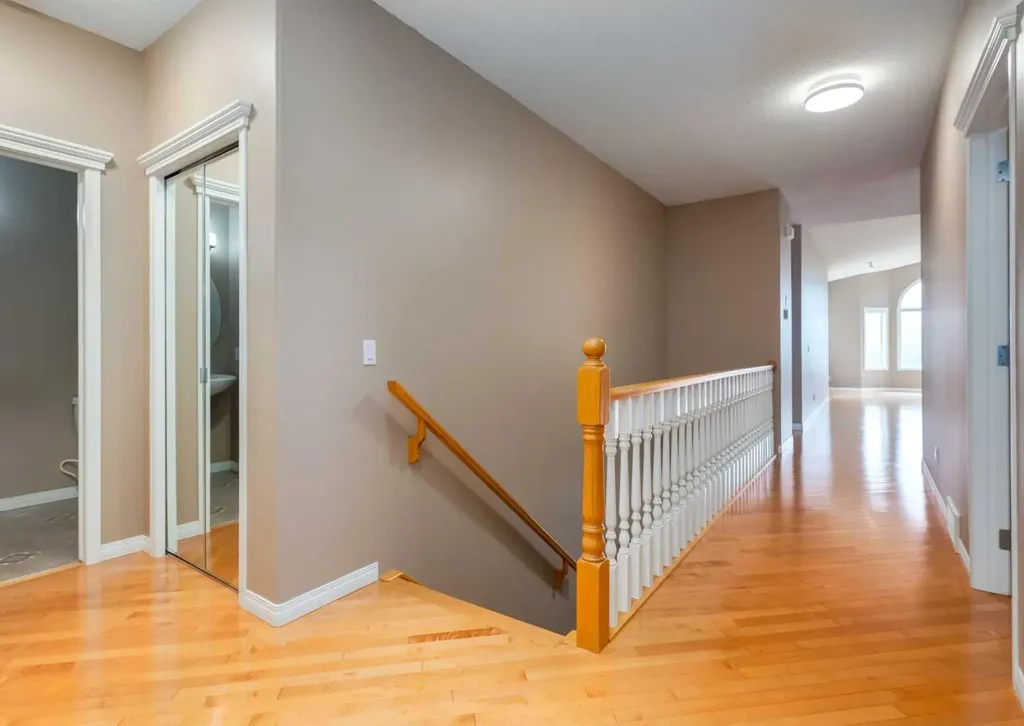115 Scimitar Heath NW Calgary AB T3L 2E1