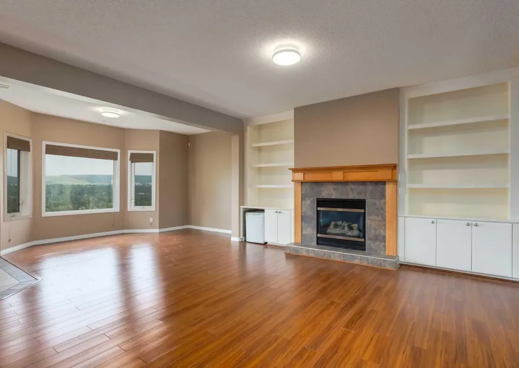 115 Scimitar Heath NW Calgary AB T3L 2E1