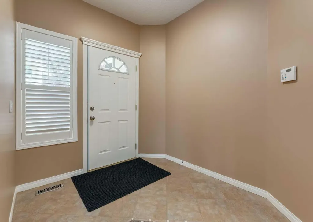 115 Scimitar Heath NW Calgary AB T3L 2E1