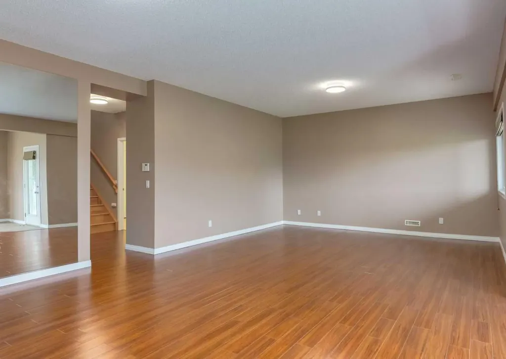 115 Scimitar Heath NW Calgary AB T3L 2E1