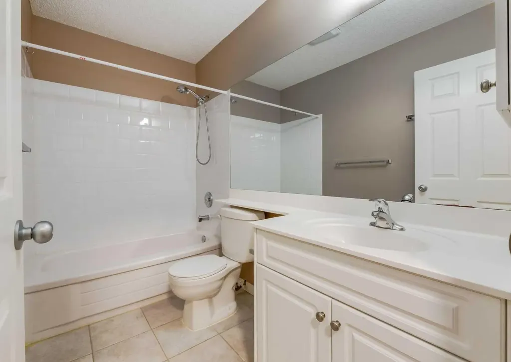 115 Scimitar Heath NW Calgary AB T3L 2E1