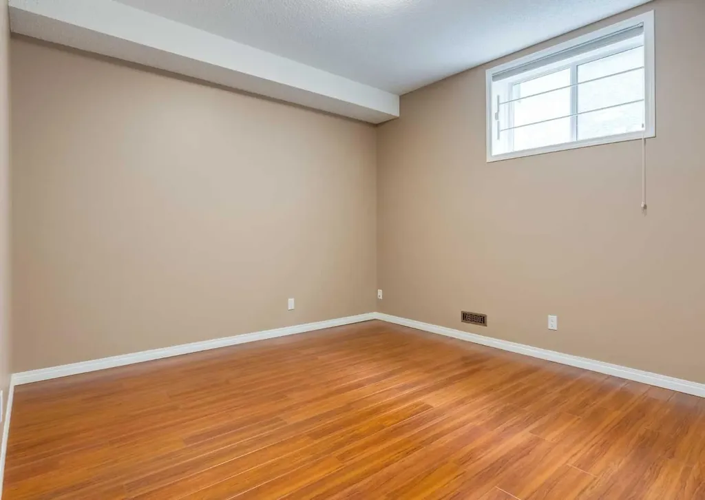 115 Scimitar Heath NW Calgary AB T3L 2E1