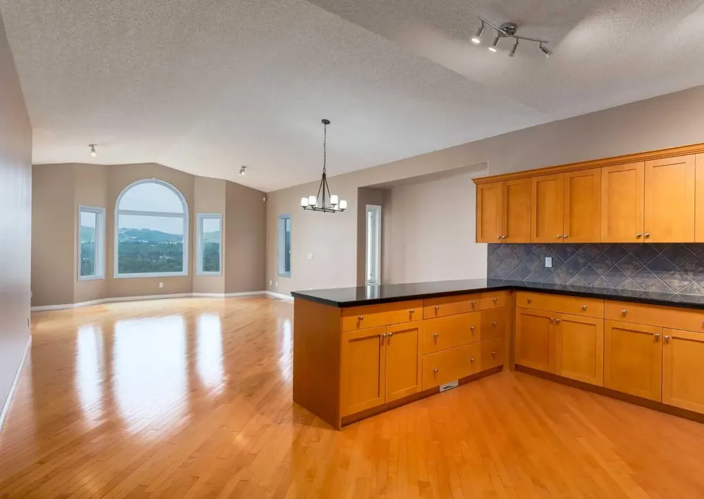 115 Scimitar Heath NW Calgary AB T3L 2E1