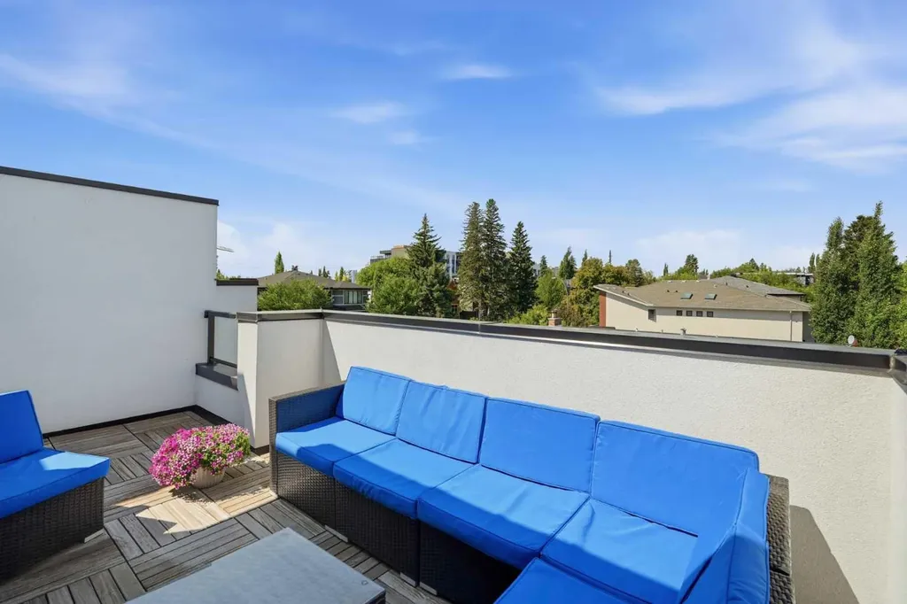 3250 18 Street SW Calgary AB T2T 6S5