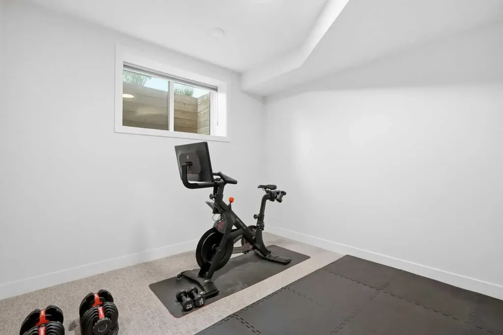 3250 18 Street SW Calgary AB T2T 6S5