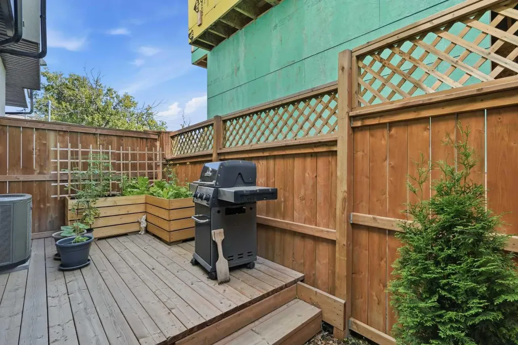 3250 18 Street SW Calgary AB T2T 6S5