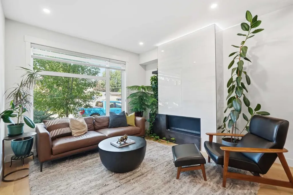 3250 18 Street SW Calgary AB T2T 6S5