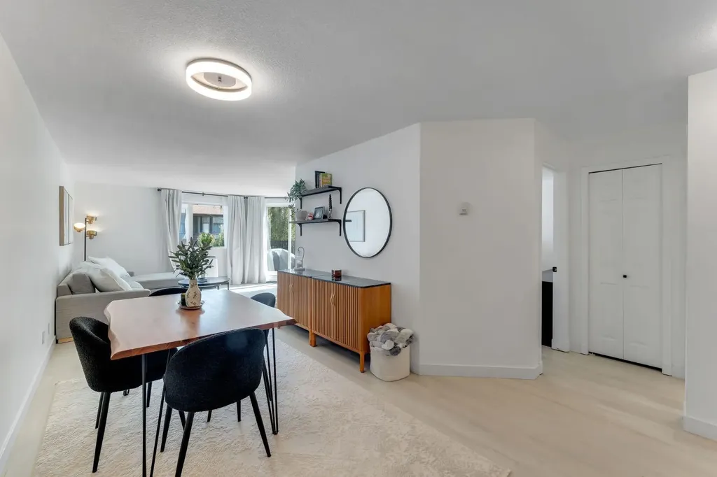 705 56 Avenue SW Calgary AB T2V 0G9