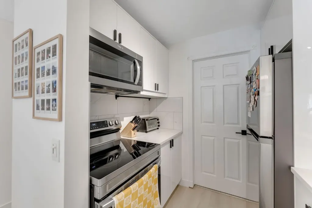 705 56 Avenue SW Calgary AB T2V 0G9
