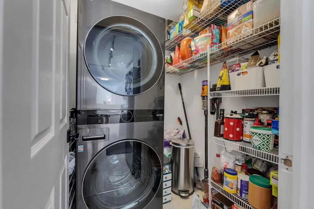 705 56 Avenue SW Calgary AB T2V 0G9
