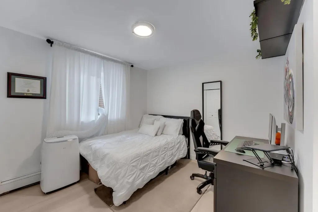 705 56 Avenue SW Calgary AB T2V 0G9
