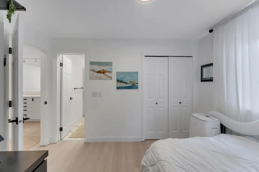 705 56 Avenue SW Calgary AB T2V 0G9