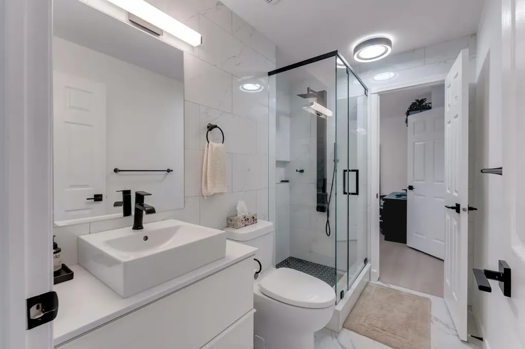 705 56 Avenue SW Calgary AB T2V 0G9