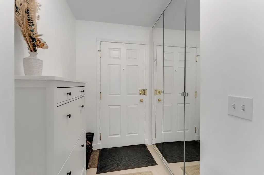 705 56 Avenue SW Calgary AB T2V 0G9