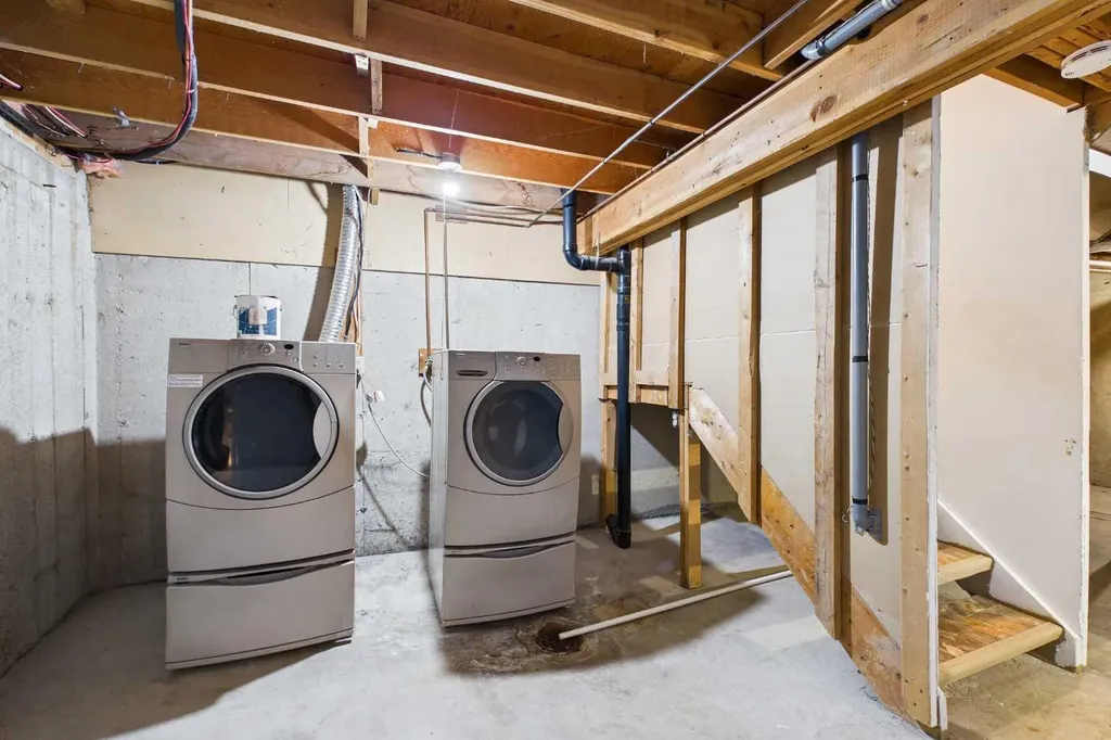 2300 Oakmoor Drive SW Calgary AB T2V 4N7