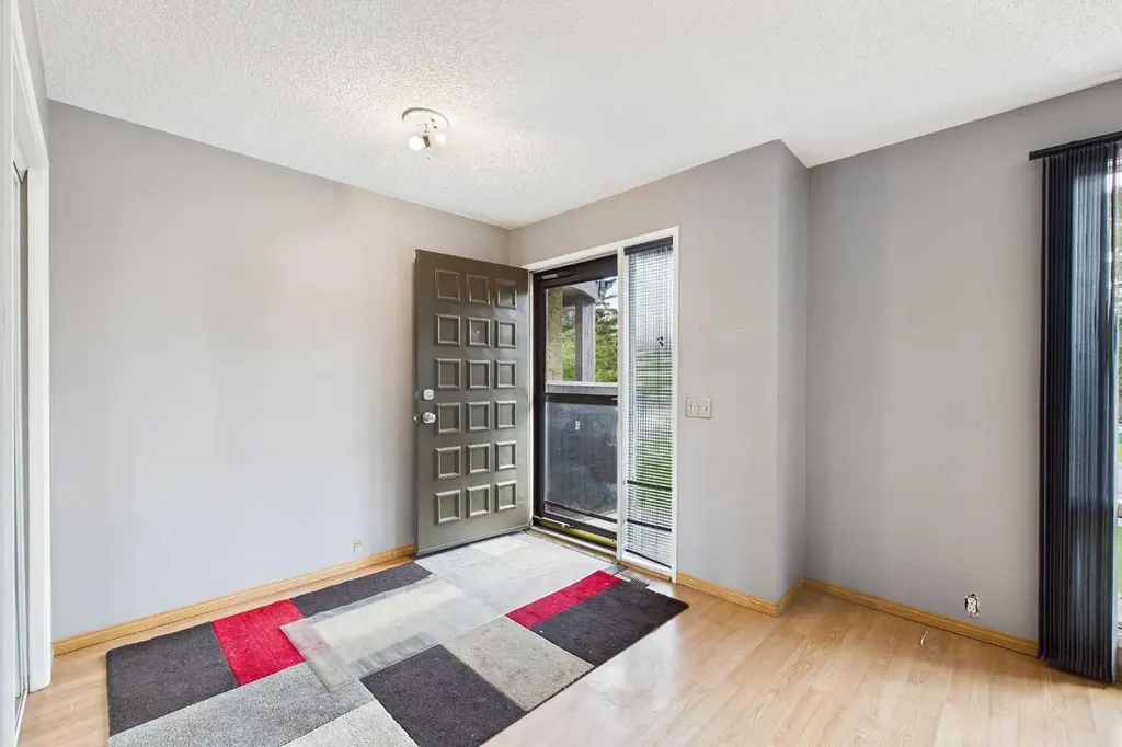 2300 Oakmoor Drive SW Calgary AB T2V 4N7