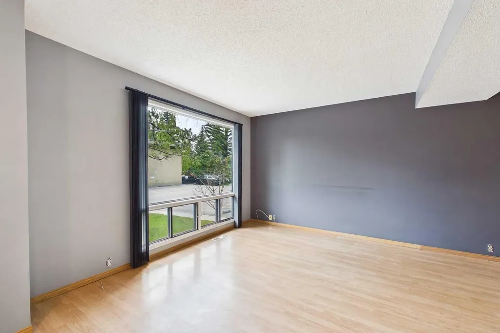 2300 Oakmoor Drive SW Calgary AB T2V 4N7