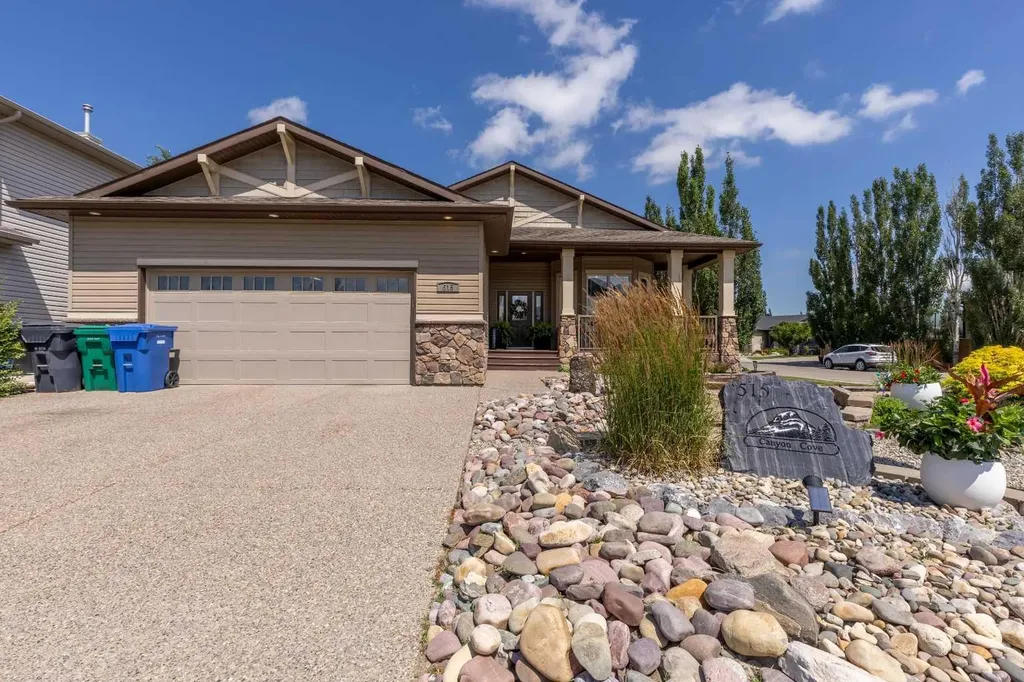 515 Canyon Cove W Lethbridge AB T1K 7V4