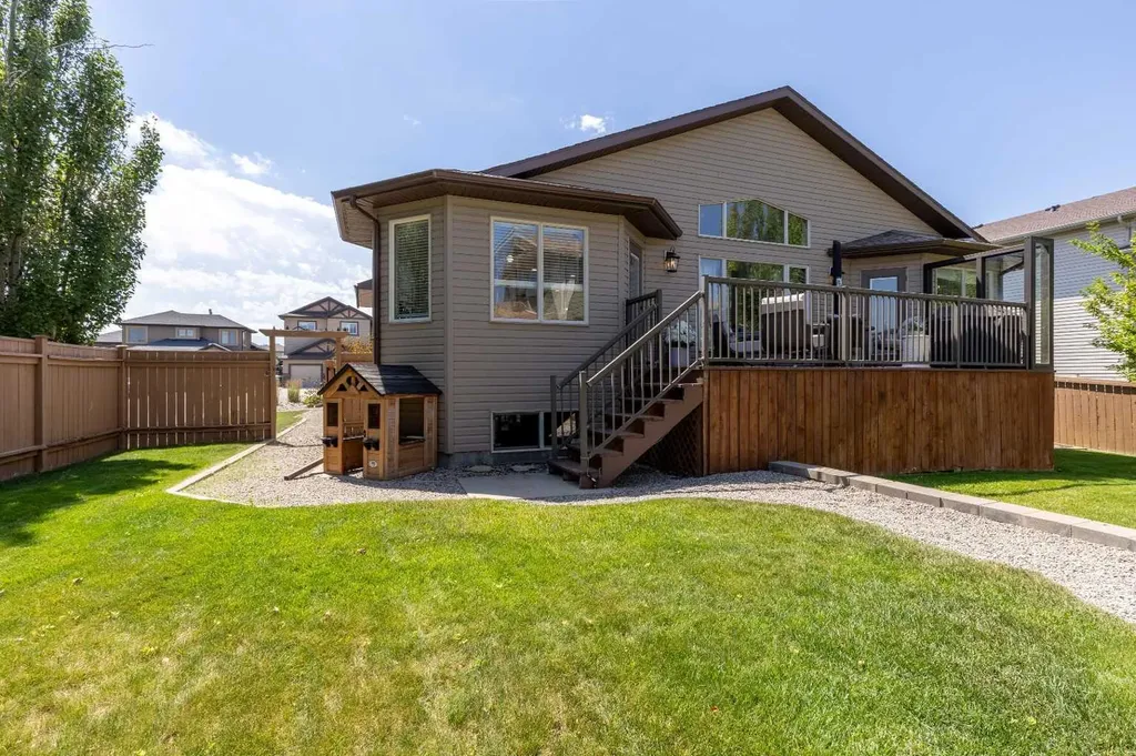 515 Canyon Cove W Lethbridge AB T1K 7V4