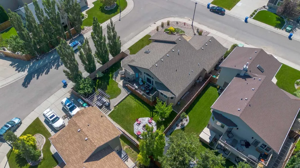 515 Canyon Cove W Lethbridge AB T1K 7V4