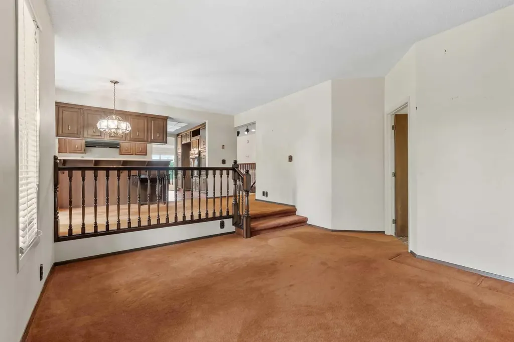 1901 Varsity Estates Drive NW Calgary AB T3B 4T7