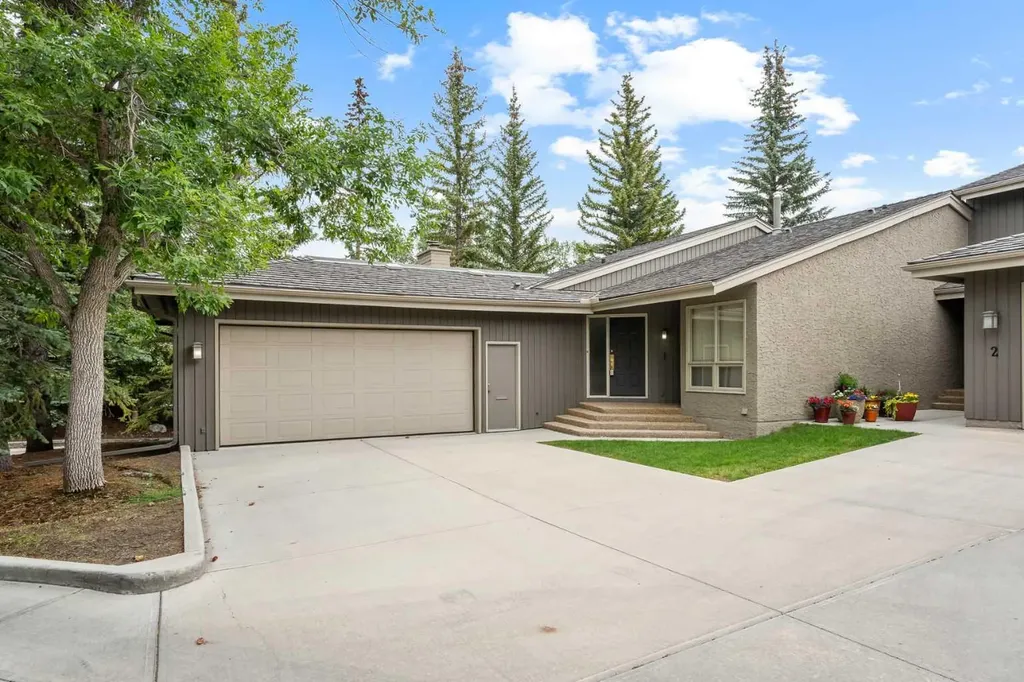 1901 Varsity Estates Drive NW Calgary AB T3B 4T7