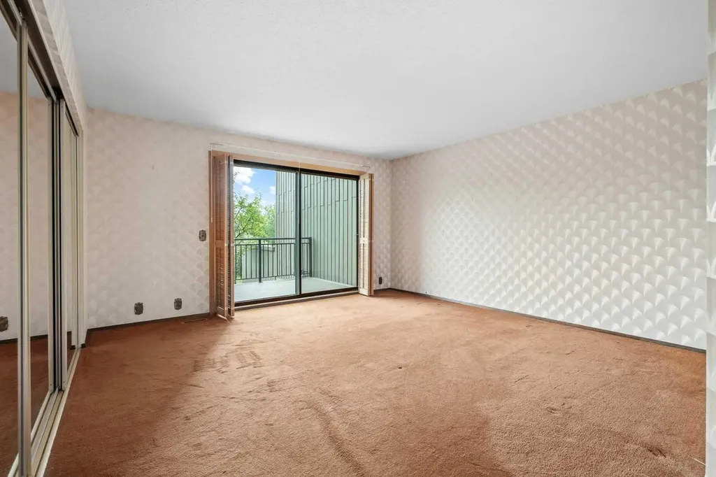 1901 Varsity Estates Drive NW Calgary AB T3B 4T7