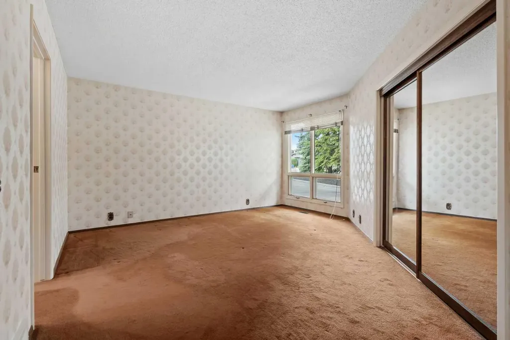 1901 Varsity Estates Drive NW Calgary AB T3B 4T7