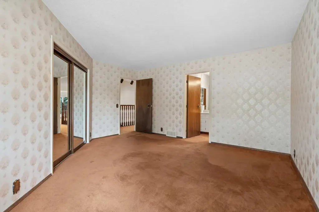 1901 Varsity Estates Drive NW Calgary AB T3B 4T7