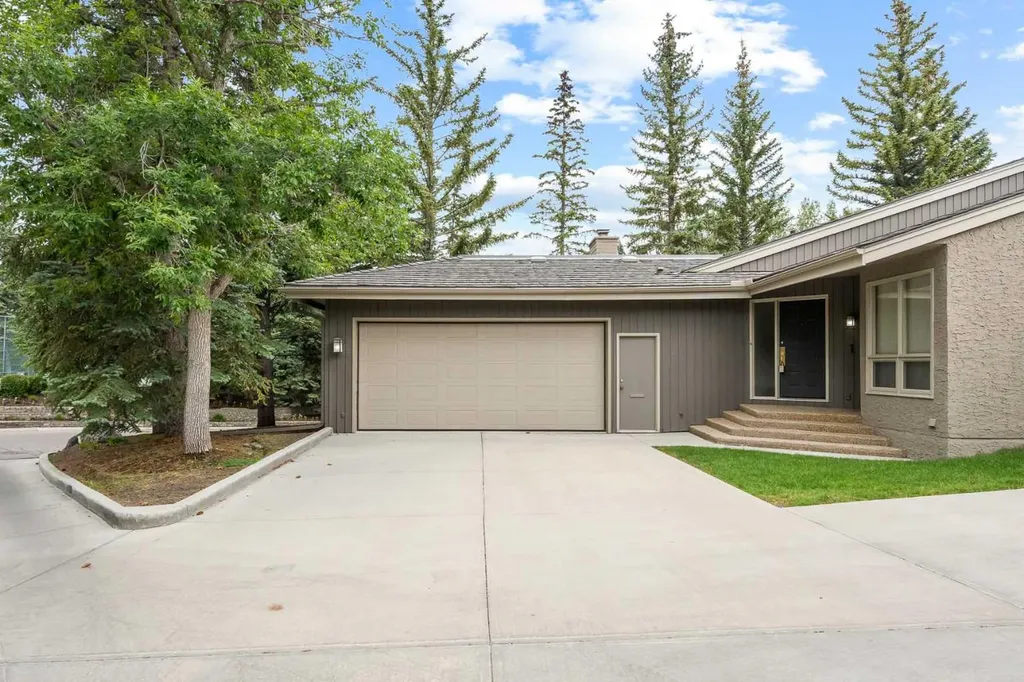 1901 Varsity Estates Drive NW Calgary AB T3B 4T7
