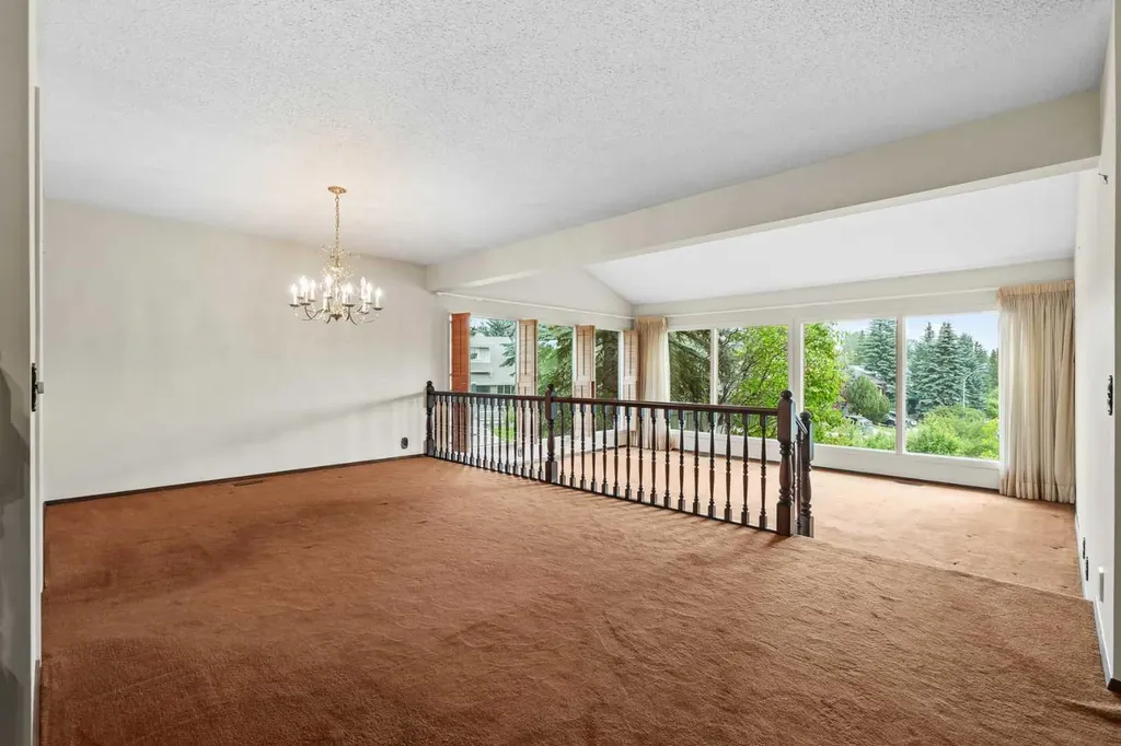1901 Varsity Estates Drive NW Calgary AB T3B 4T7