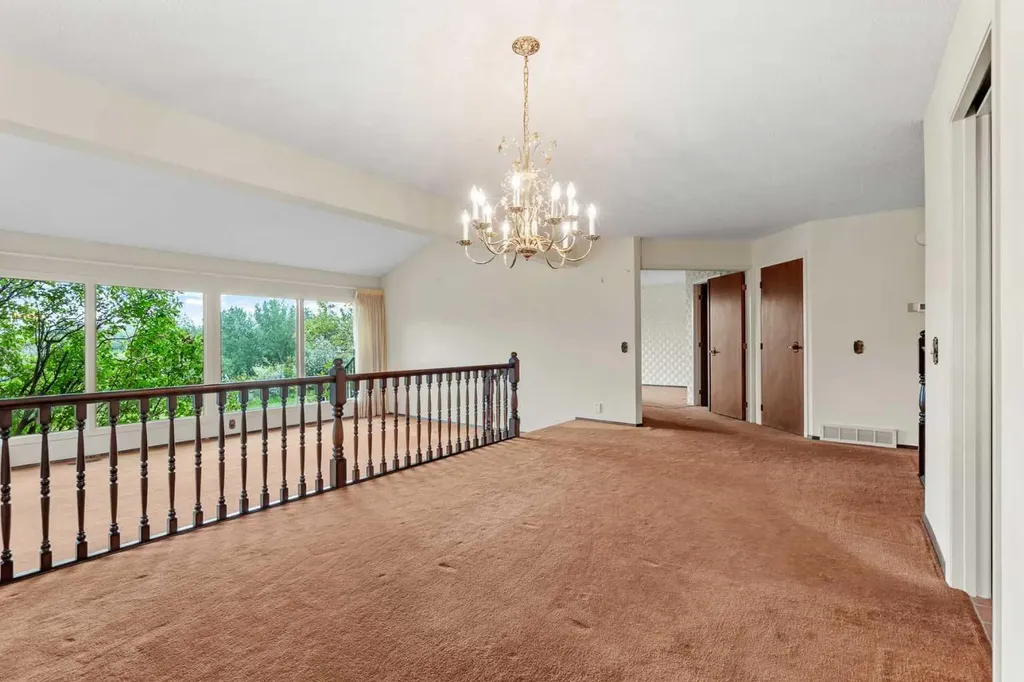 1901 Varsity Estates Drive NW Calgary AB T3B 4T7